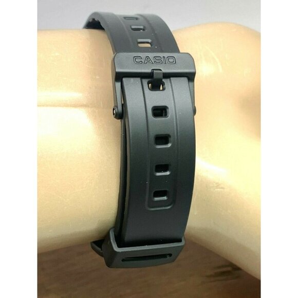 Casio Men's Watch F108WH-1A Illuminator Quartz Digital Black Resin Sport 3224 - Picture 11 of 13